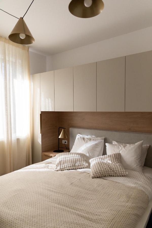 Studio 8 I One Bedroom Apartment I Airport I Therme Otopeni Ngoại thất bức ảnh