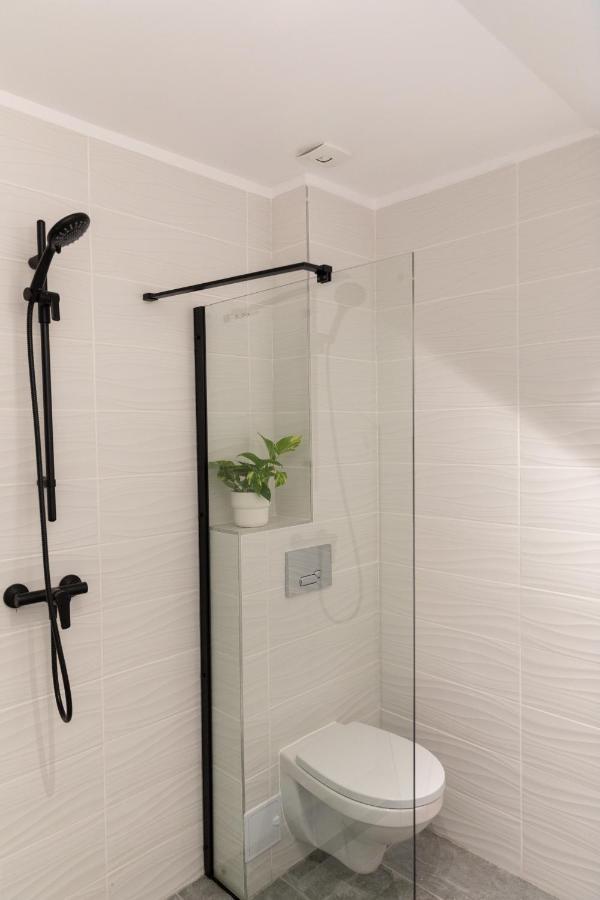 Studio 8 I One Bedroom Apartment I Airport I Therme Otopeni Ngoại thất bức ảnh